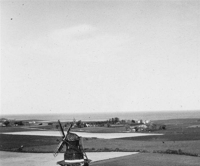 Overby Mølle 1952 lidt nordvest for Møllegården (Danmark fra Oven)